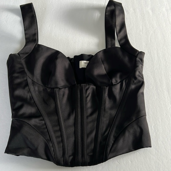 House of CB - Picture 1 of 2